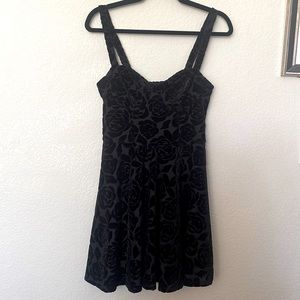 A&F Velvet Rose Dress - size M - black with subtle rose design